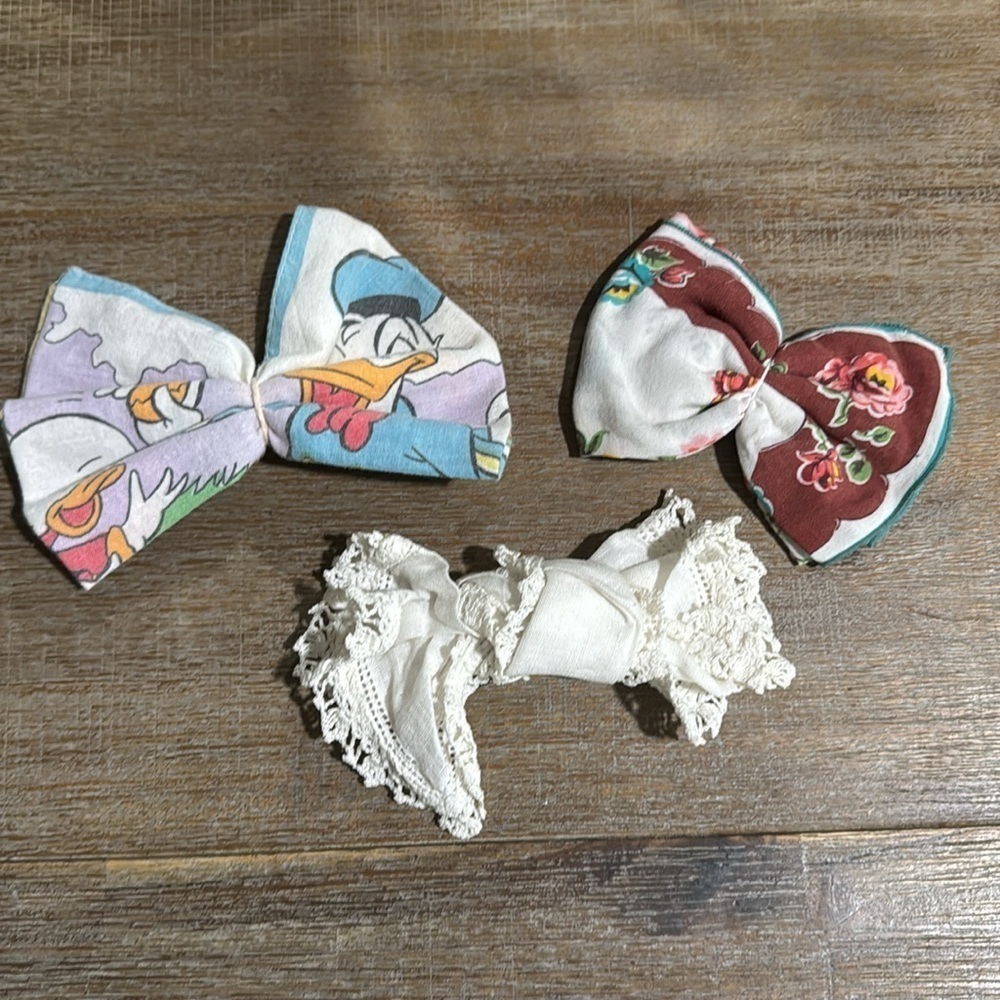 Set of 3 vintage handkerchief clip bows small shop